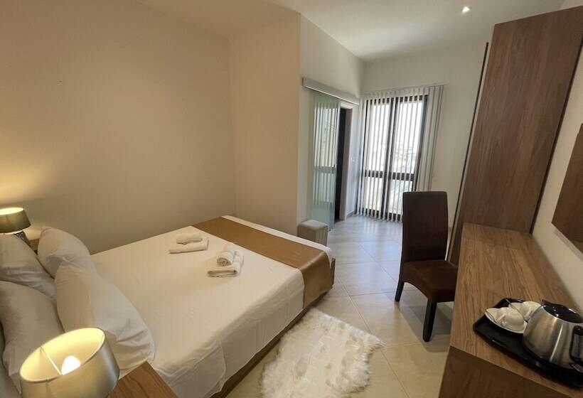 تختخواب و صبحانه Alina Boutique Living