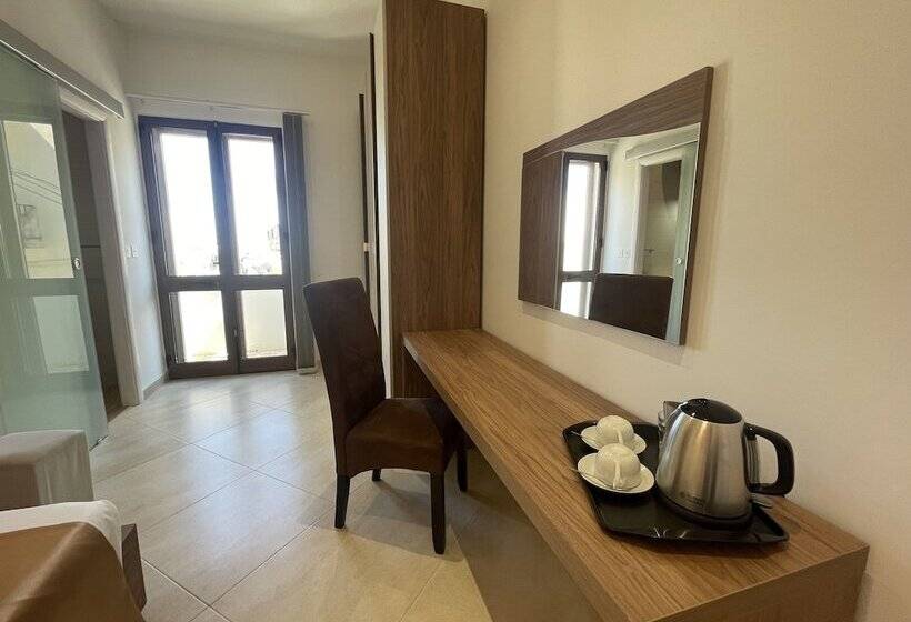 تختخواب و صبحانه Alina Boutique Living