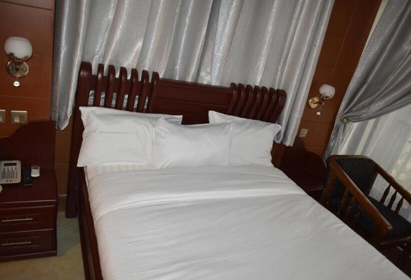 مبيت وإفطار Bwami Dubai Hotel Kasulu