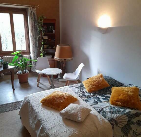 ベッドアンドブレックファースト Chambre Comtoise