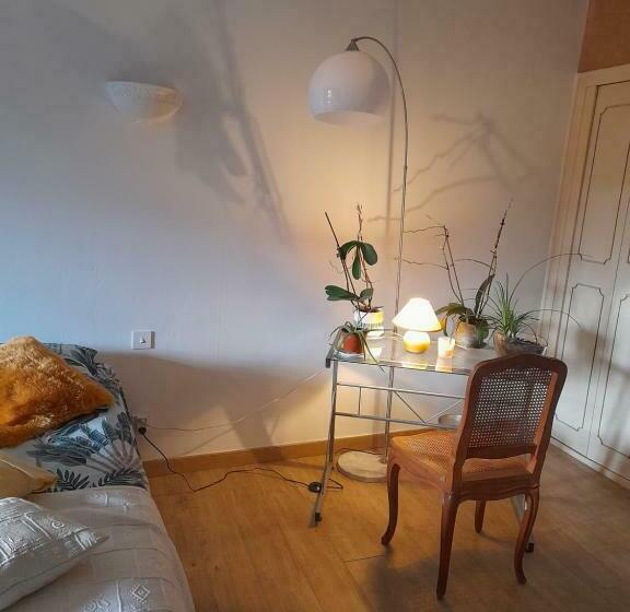 ベッドアンドブレックファースト Chambre Comtoise