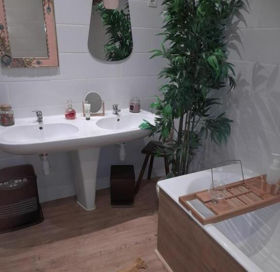 ベッドアンドブレックファースト Chambre Comtoise