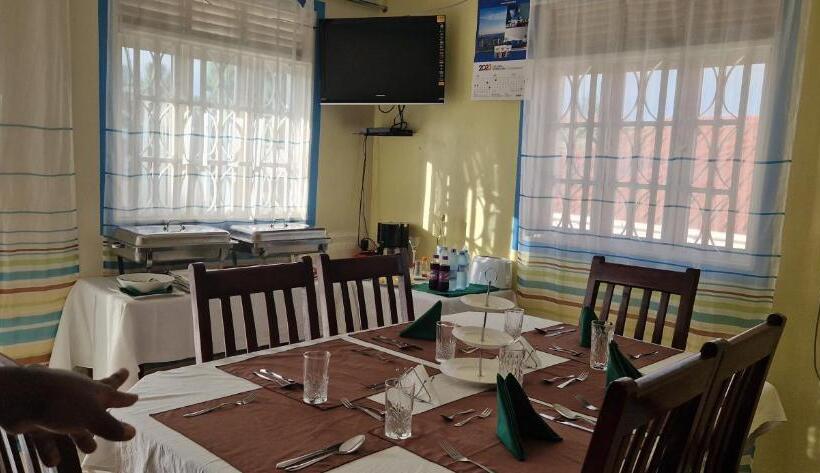 تختخواب و صبحانه Frankfurt Cottages