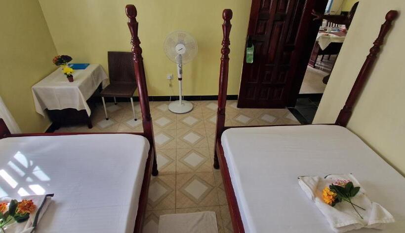 تختخواب و صبحانه Frankfurt Cottages