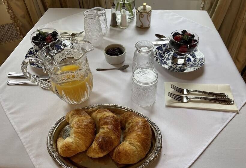 민박 The Inn At Tacaro Estate