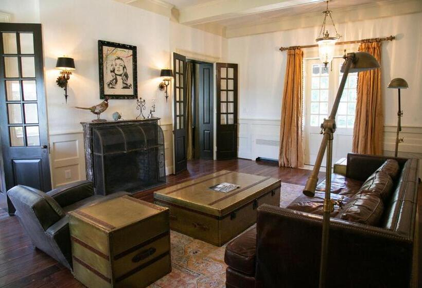 민박 The Inn At Tacaro Estate