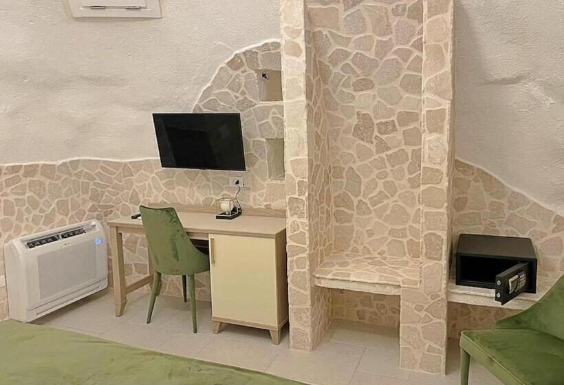 Grotta Saracena Resort