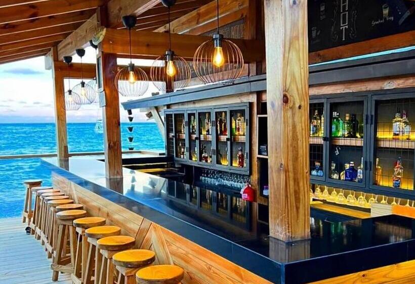 酒店 Los Corales Villas And Suites Beach Club, Spa, Restaurants