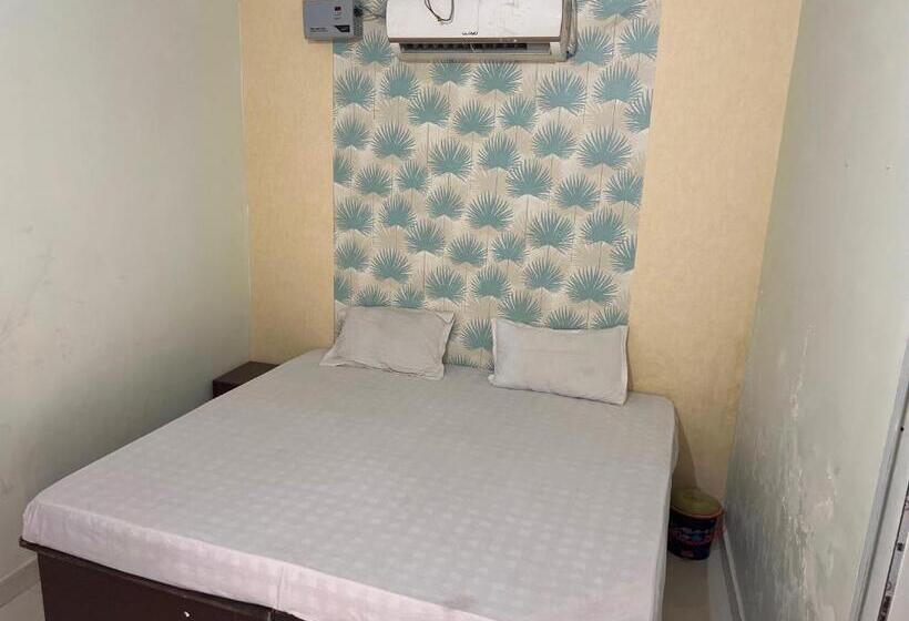 בית מלון כפרי Oyo 81010  The Amar Palace