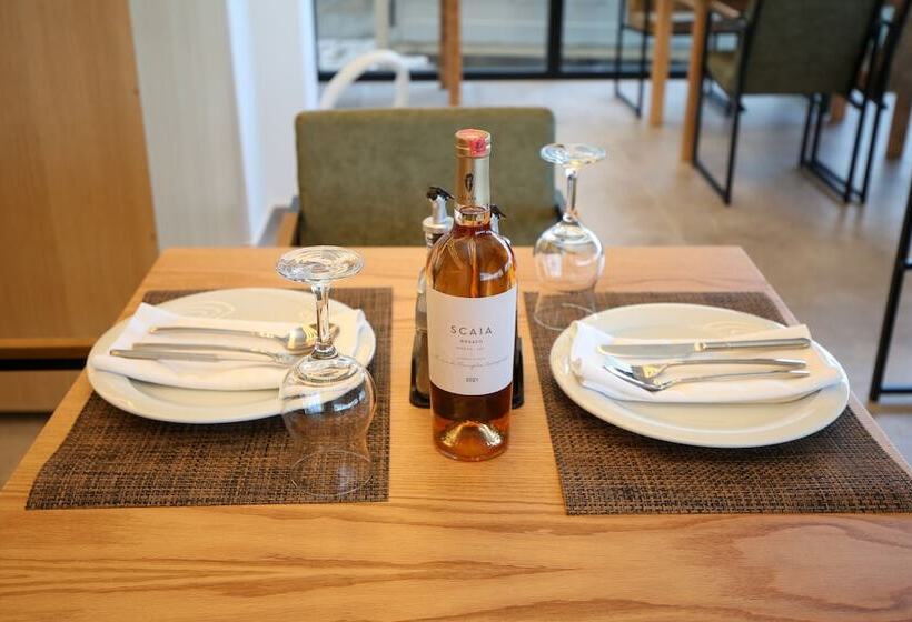 בית מלון כפרי Sea & Sand