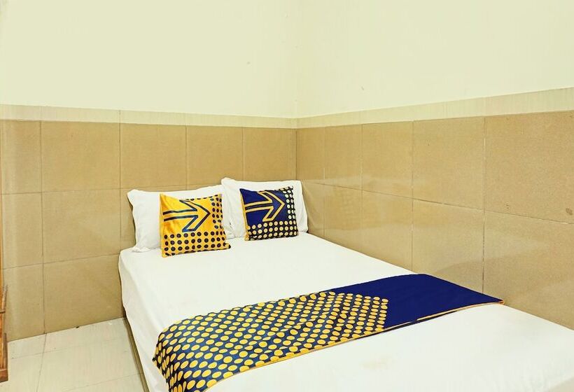 בית מלון כפרי Spot On 92393 Namimart Syariah 1