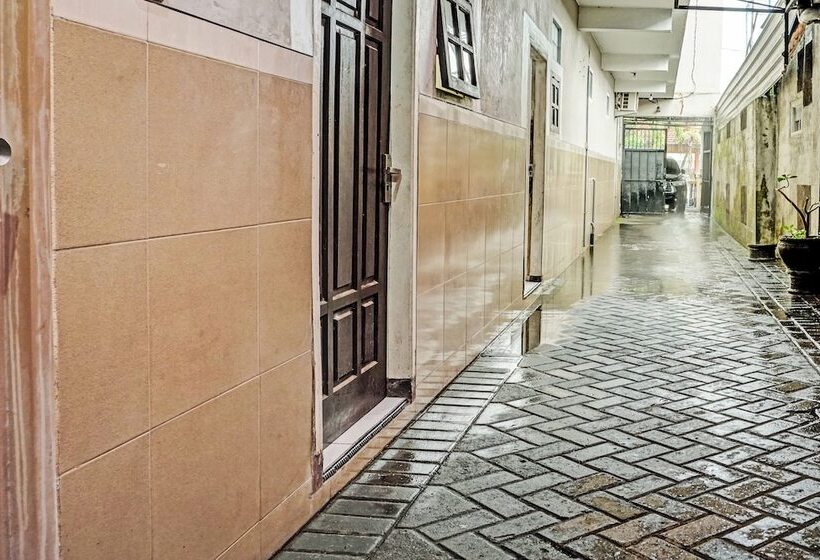 בית מלון כפרי Spot On 92395 Namimart Syariah 3