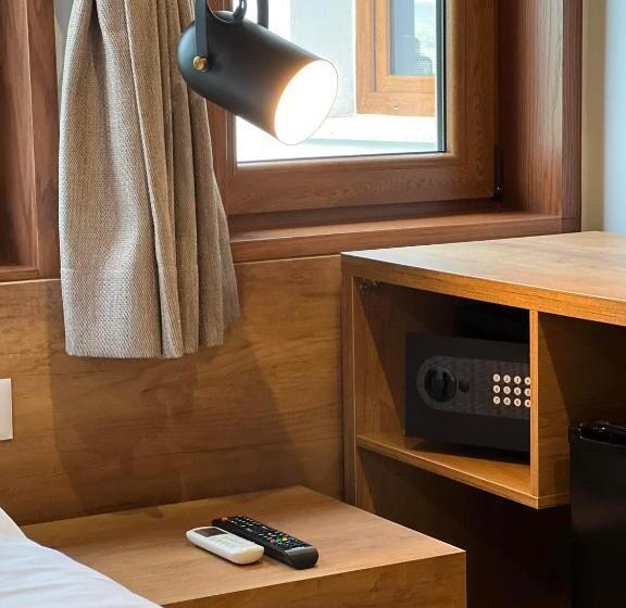 酒店 The Stone Sky