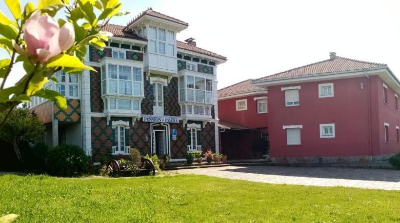 پانسیون Alojamientos Prada