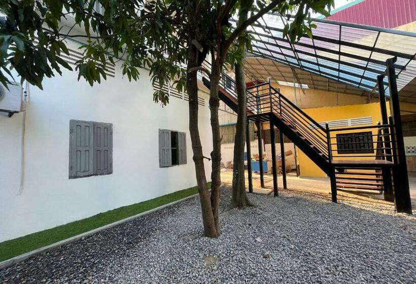 Por Chey Hostel