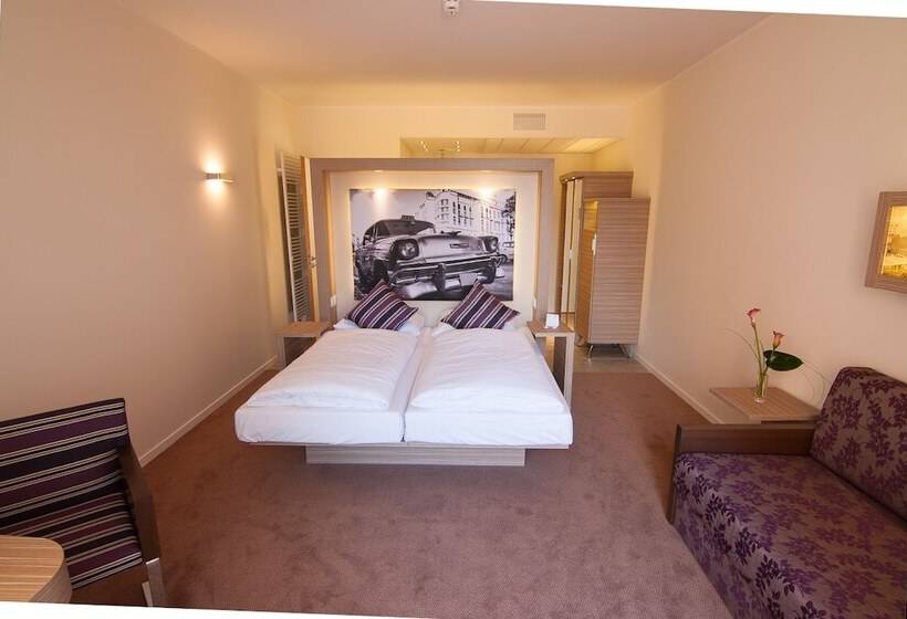 Arkadenhaus   Hotel Freiherr Von Schwarzenberg