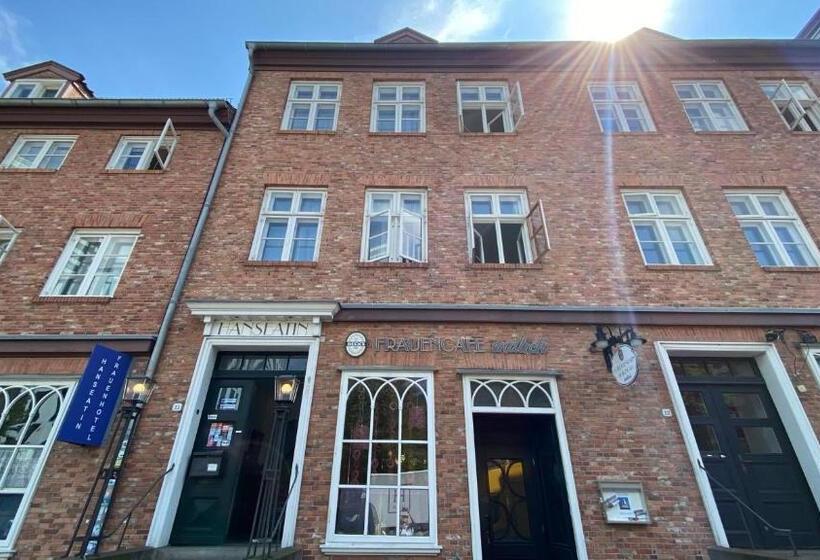 Frauenhotel Hanseatin   Women Only