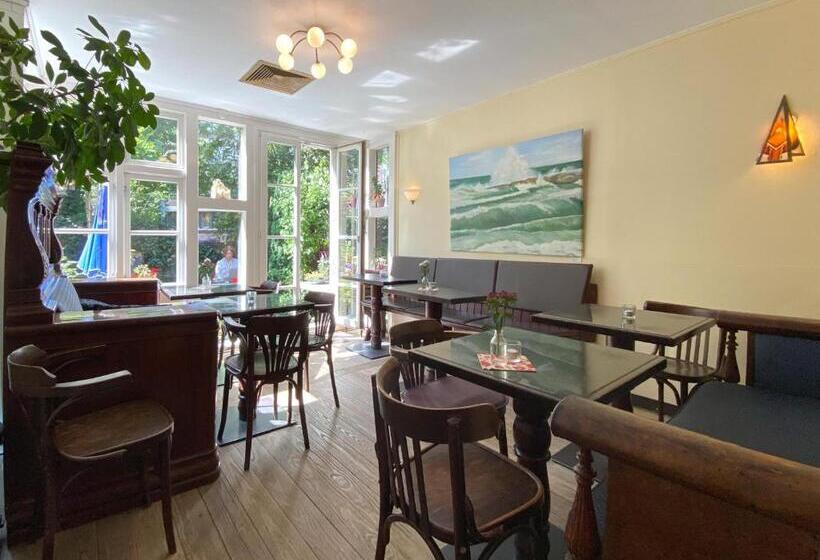 Frauenhotel Hanseatin   Women Only