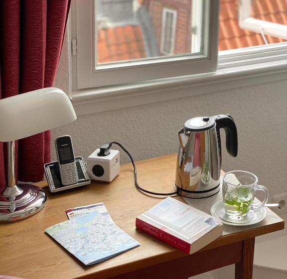 Frauenhotel Hanseatin   Women Only