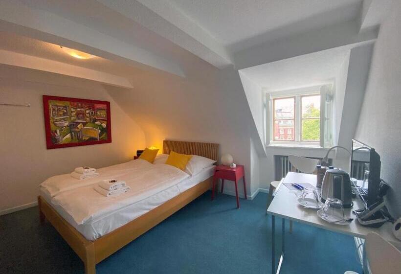 Frauenhotel Hanseatin   Women Only