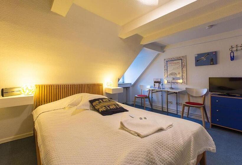 Frauenhotel Hanseatin   Women Only