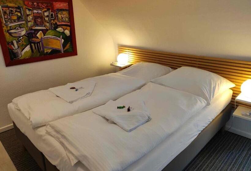 Frauenhotel Hanseatin   Women Only