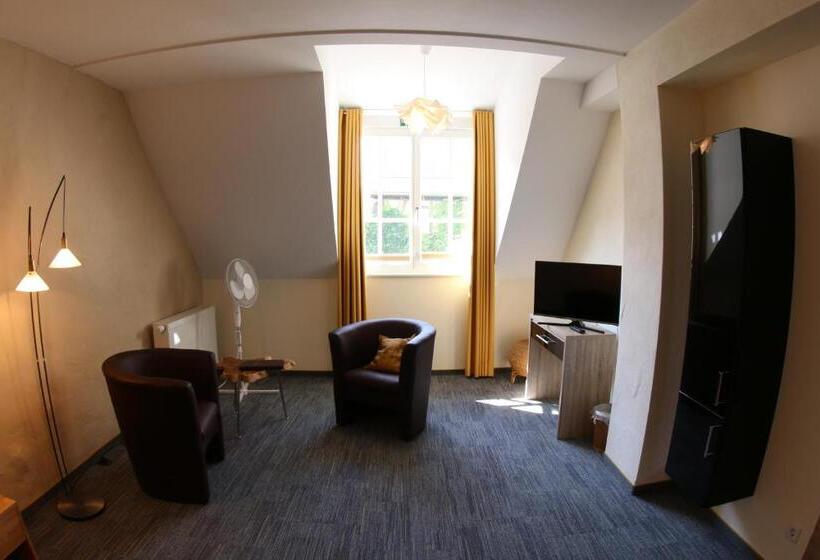 ホテル Alter Winzerhof Weisenheim Am Berg E.k