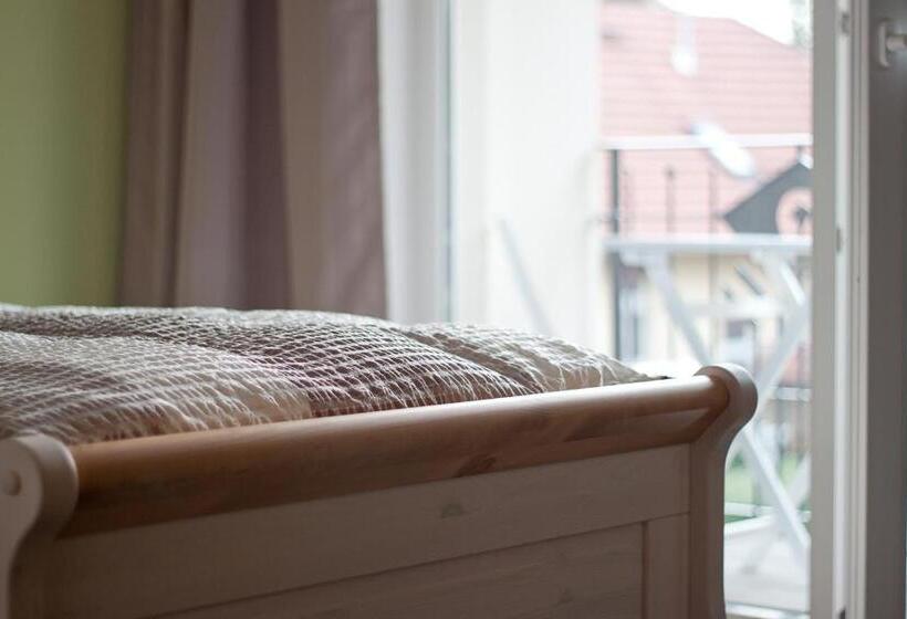 فندق Cafe Hehrlich   Cafe, Pension & Mehr