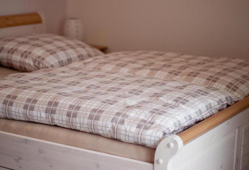 فندق Cafe Hehrlich   Cafe, Pension & Mehr