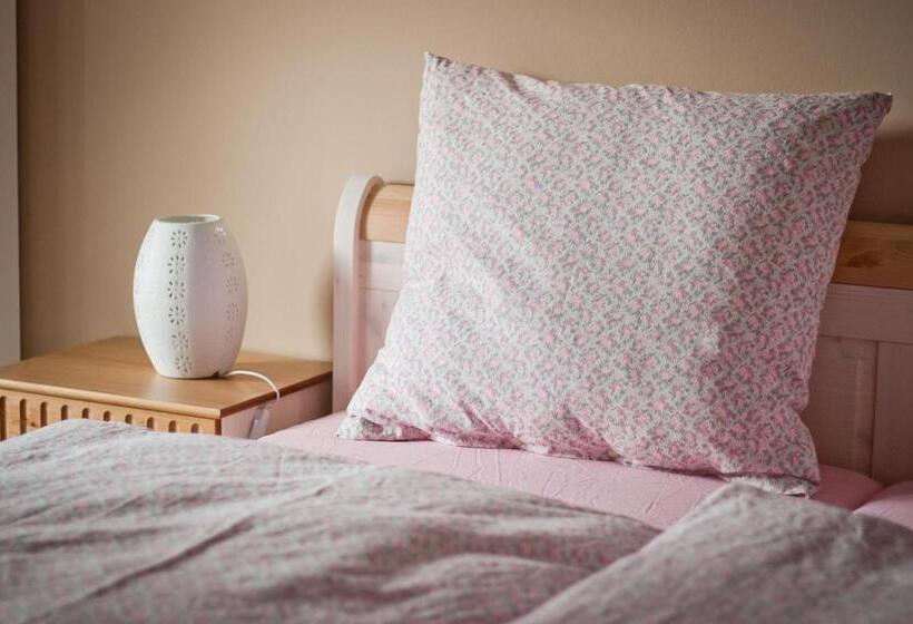 فندق Cafe Hehrlich   Cafe, Pension & Mehr