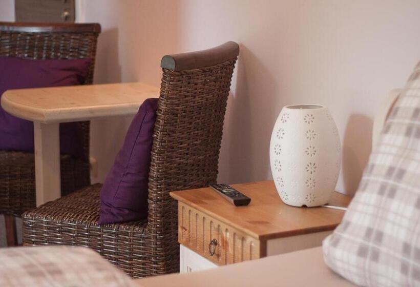 فندق Cafe Hehrlich   Cafe, Pension & Mehr