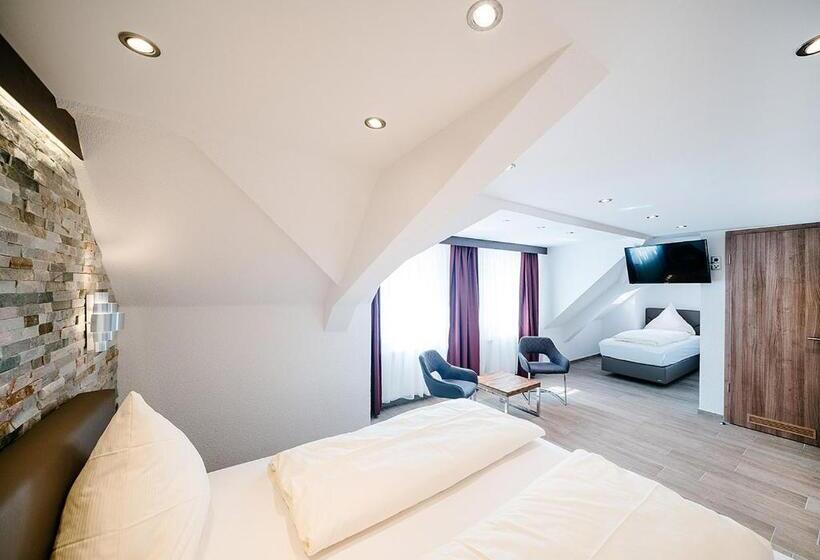 בית מלון כפרי Central City