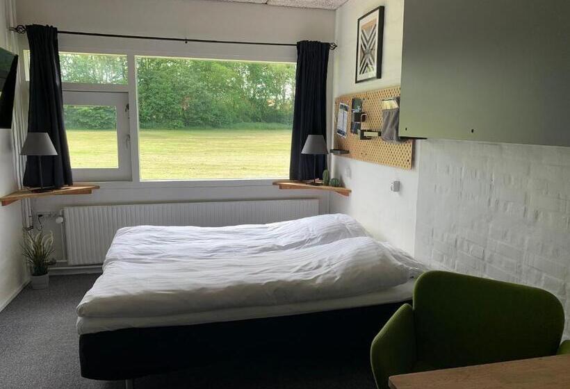 酒店 Dana Cup Sportscenter