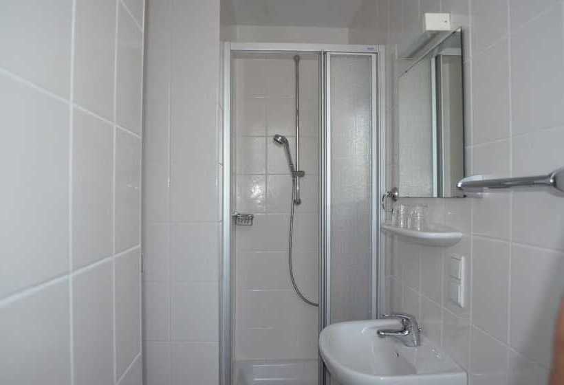 ホテル Drei Schweizer