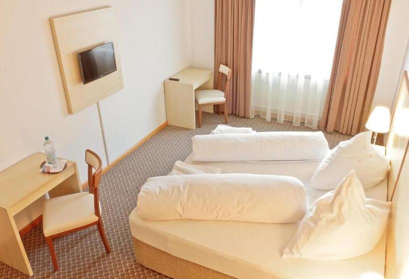 Отель Ganita Weil Am Rhein