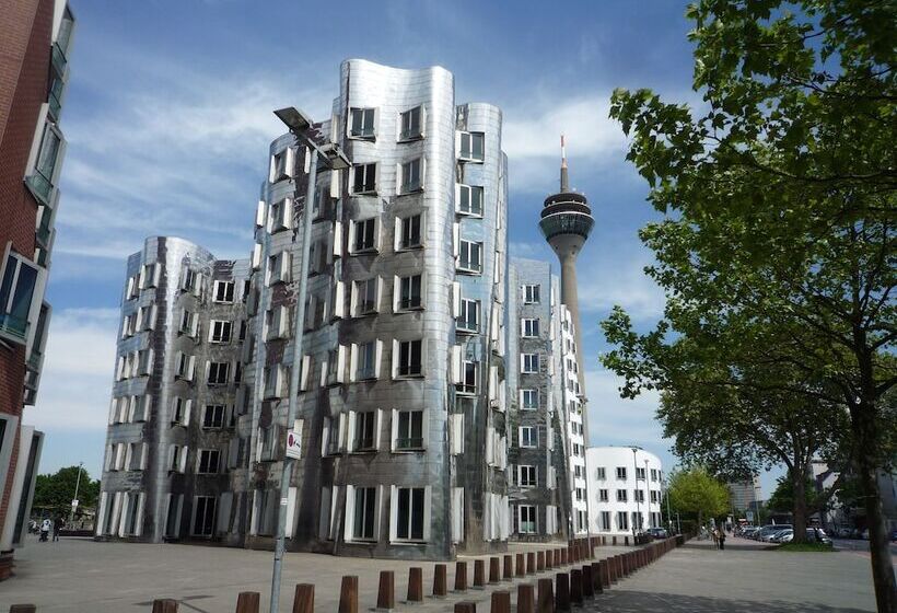 هتل Gastehaus Grupello