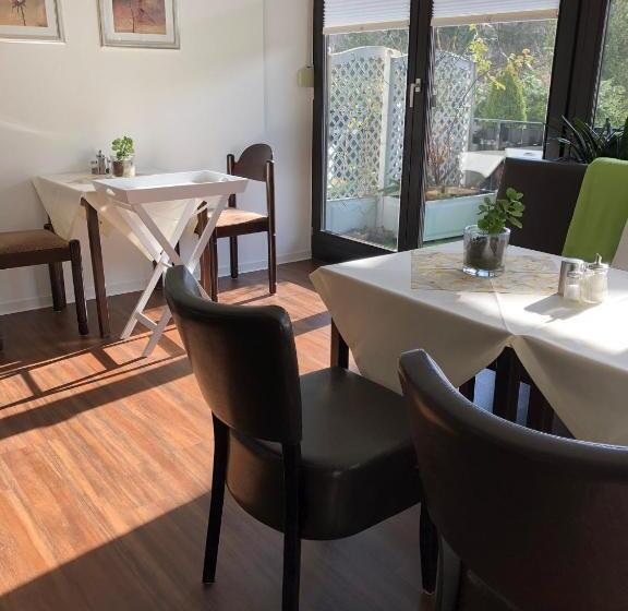 Отель Gästehaus Cramer