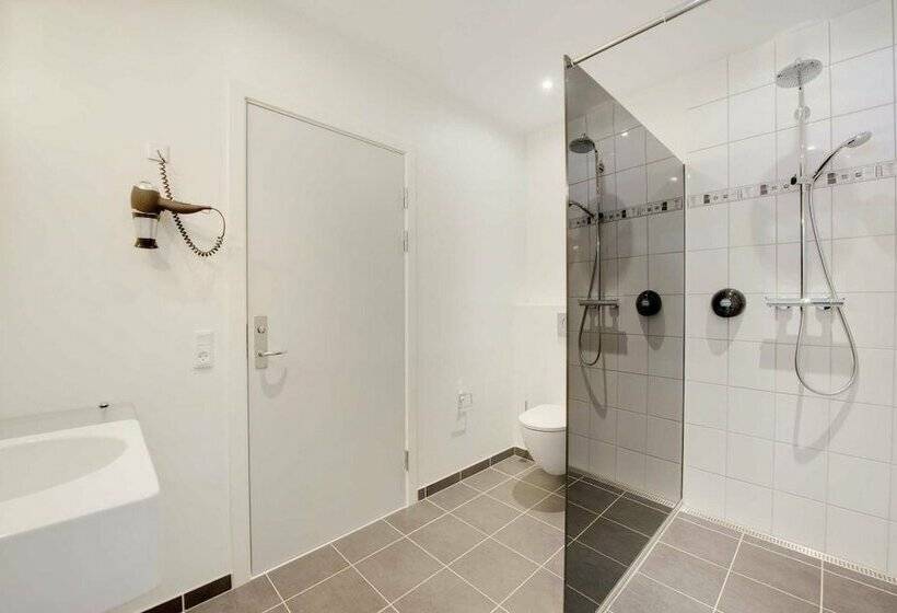 בית מלון כפרי Jernbanegade