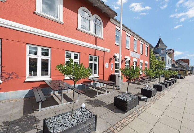 בית מלון כפרי Jernbanegade