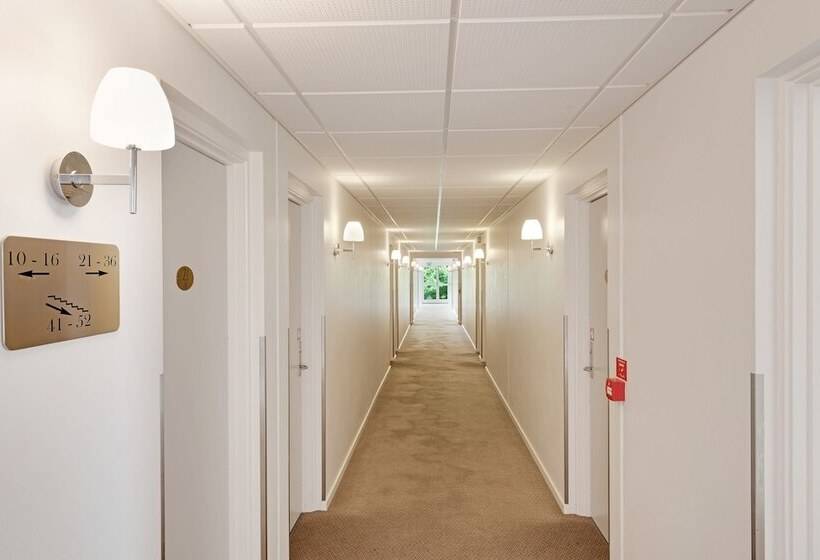 בית מלון כפרי Jernbanegade