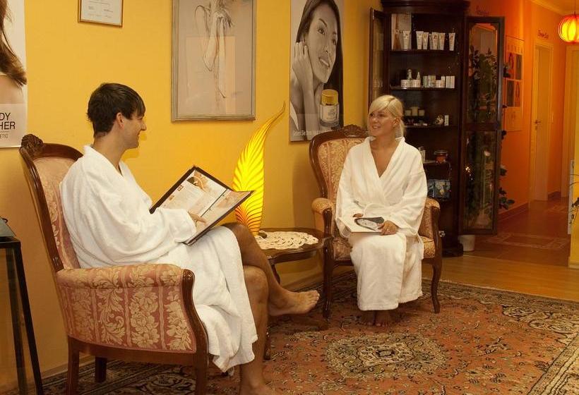 Отель Garniwohlfühlaktiv Kronberg