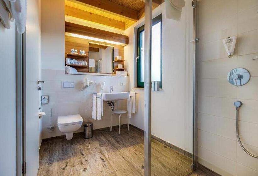 호텔 Lagovida Das Ferienresort Am Störmthaler See