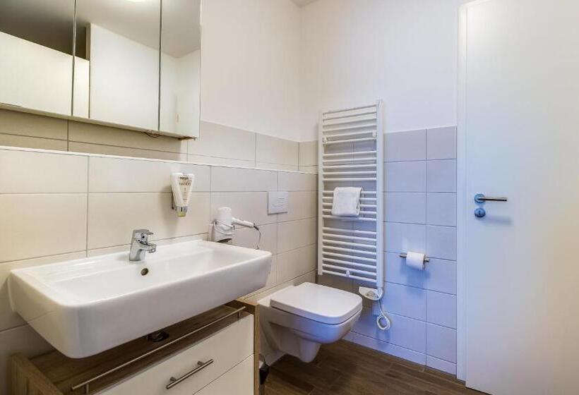 호텔 Lagovida Das Ferienresort Am Störmthaler See