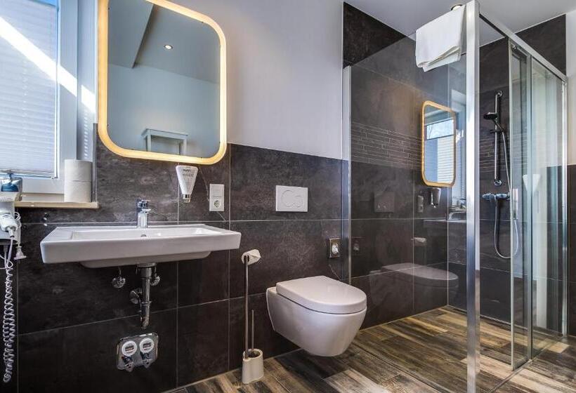 호텔 Lagovida Das Ferienresort Am Störmthaler See