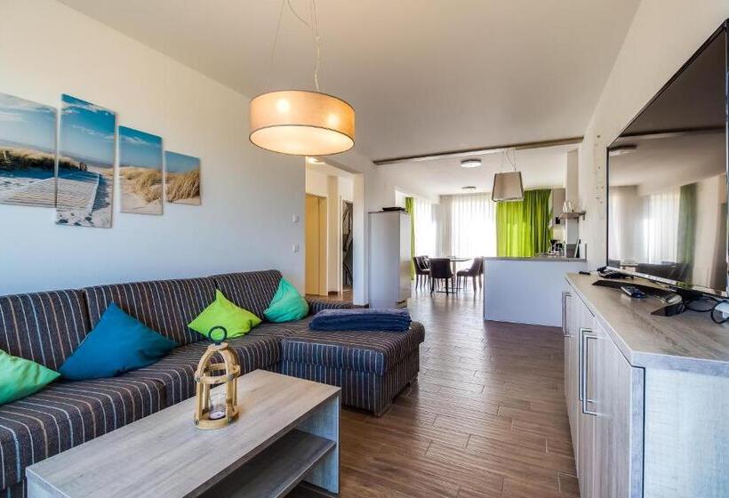 ホテル Lagovida Das Ferienresort Am Störmthaler See