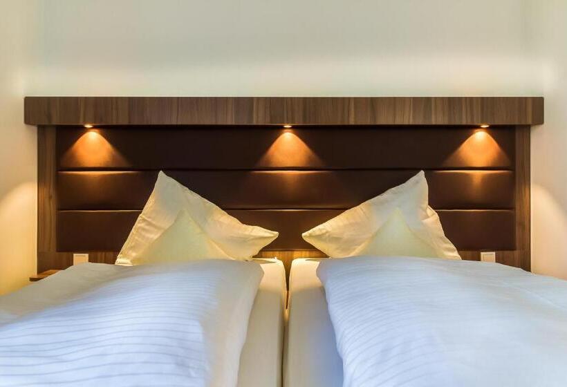 호텔 Lagovida Das Ferienresort Am Störmthaler See