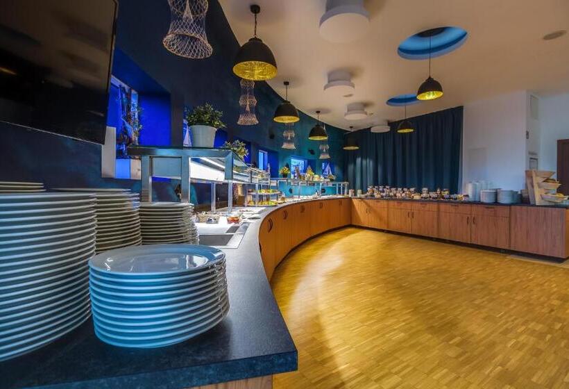 ホテル Lagovida Das Ferienresort Am Störmthaler See