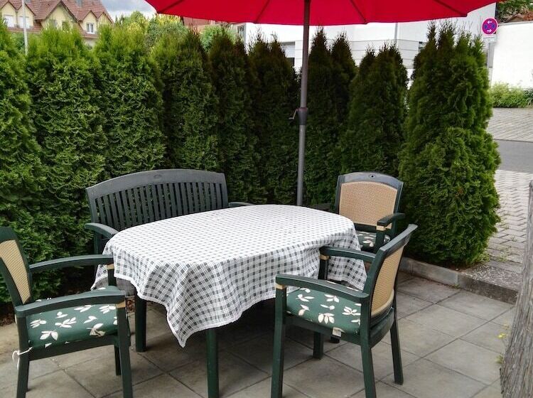 Отель Pension & Appartments Landhaus Bettina Fulda