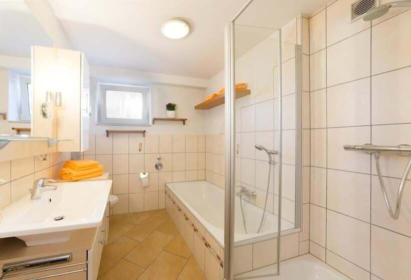 Отель Pension & Appartments Landhaus Bettina Fulda