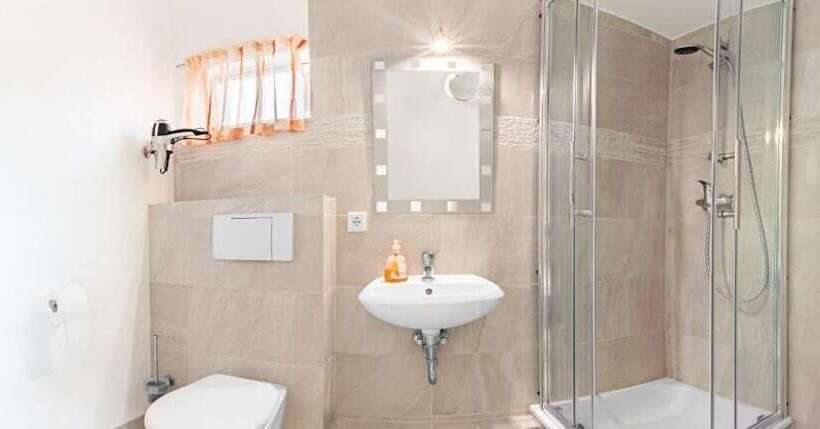 Отель Pension & Appartments Landhaus Bettina Fulda